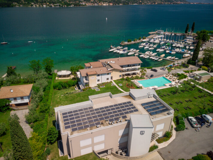 Il fotovoltaico “condiviso” ora è possibile: nascono le “comunità energetiche”